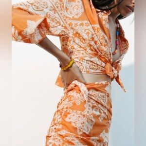 Zara Crop Top Front Tie Orange Printed Size S